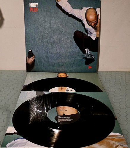 Moby play eur 2022 - moby,